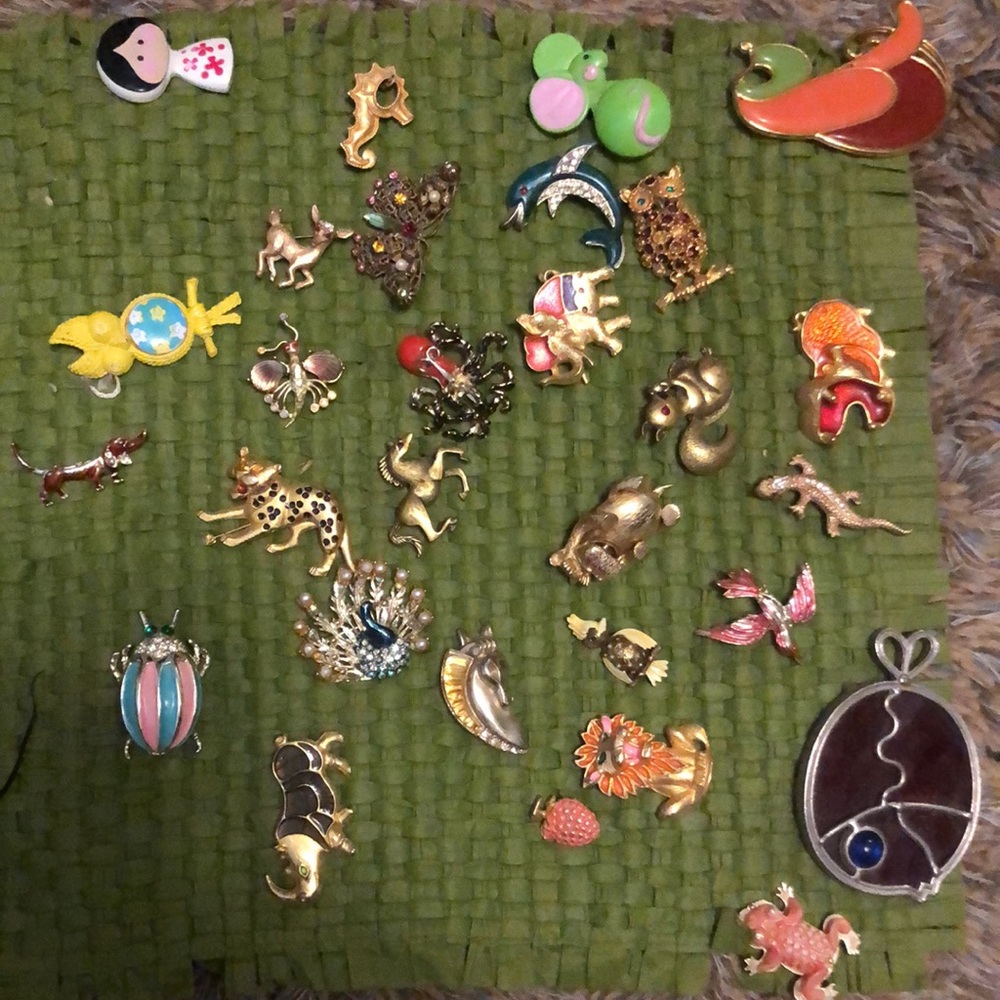 Vintage pins and brooches
